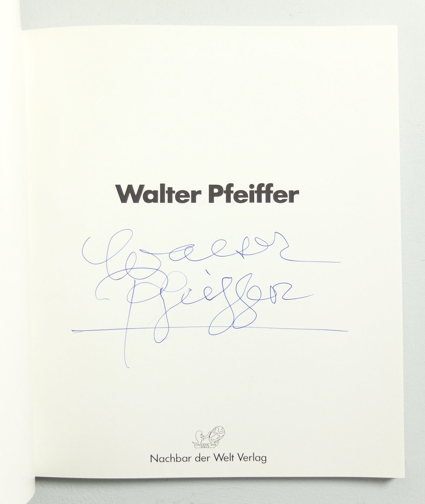 Das Auge, die Gedanken, unentwegt wandernd by Walter Pfeiffer}
