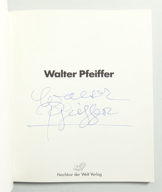 Das Auge, die Gedanken, unentwegt wandernd by Walter Pfeiffer}