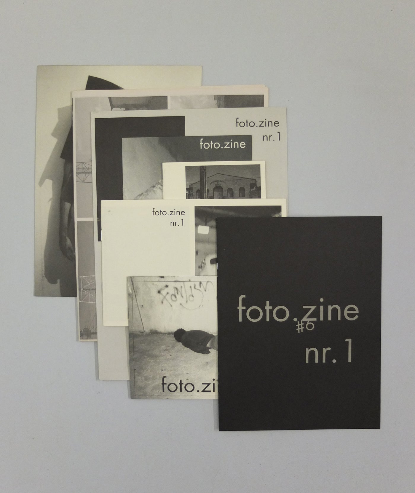 foto.zine nr.1  by Erik van der Weijde (OOP)}