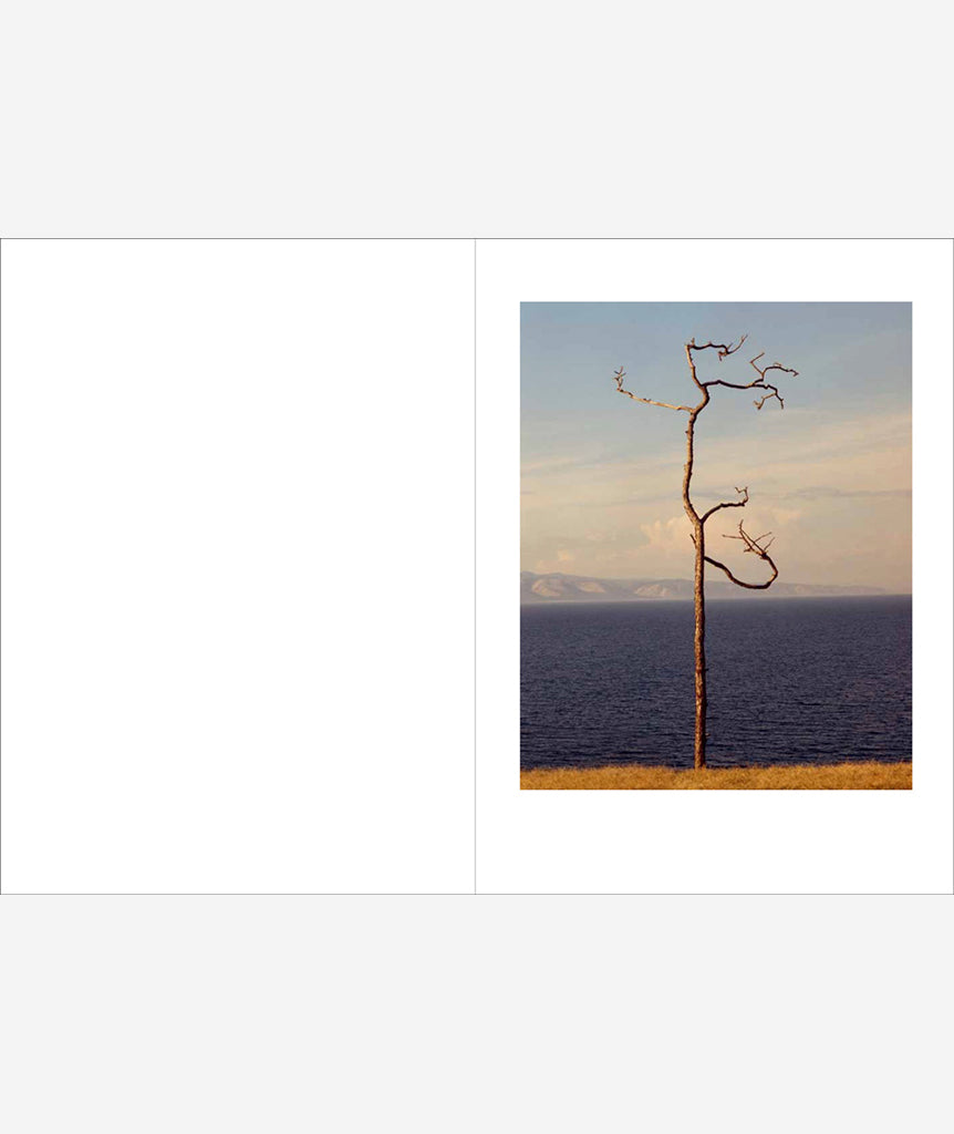 On Keeping a Notebook: Photographs and Drawings by Jamie Hawkesworth with an Essay by Joan Didion}