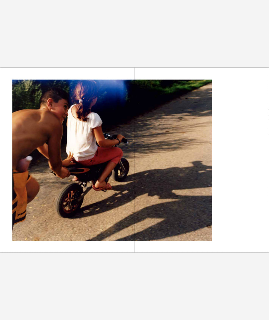 On Keeping a Notebook: Photographs and Drawings by Jamie Hawkesworth with an Essay by Joan Didion}