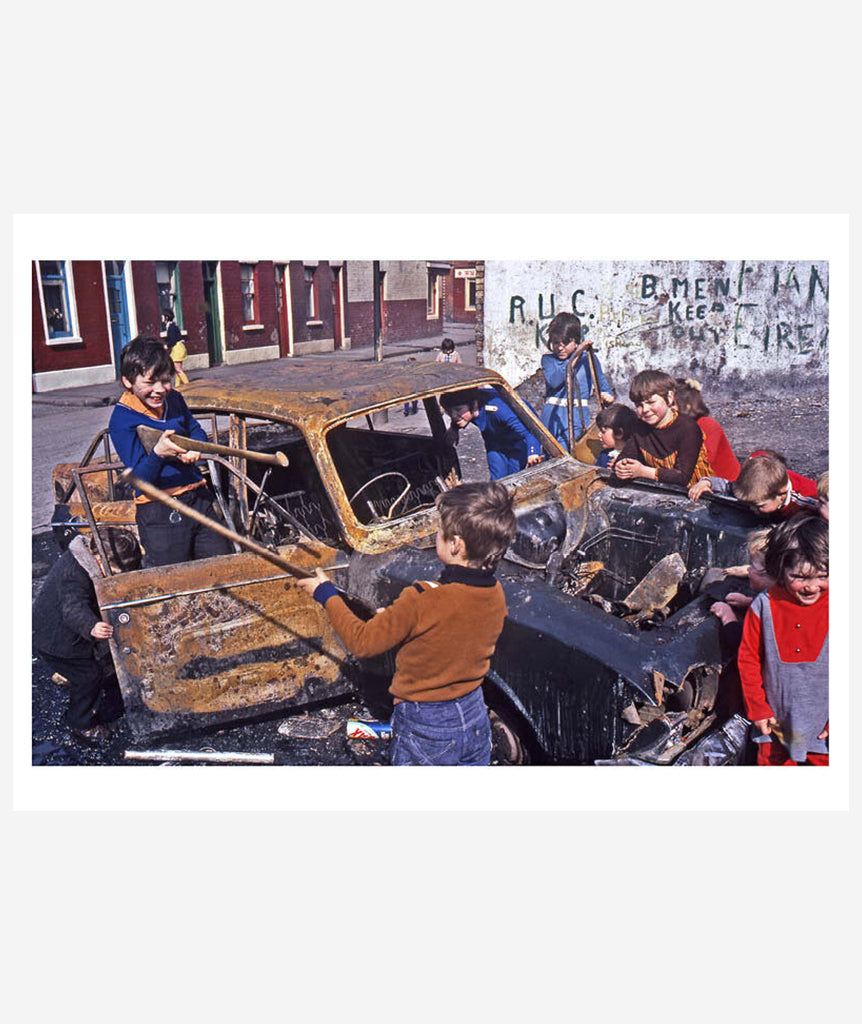 Children of the troubles Northern Ireland: John Benton-Harris}