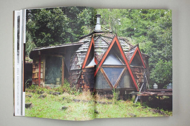 Handmade Utopia Back-to-the-Land Architecture in Northern California (signed)}