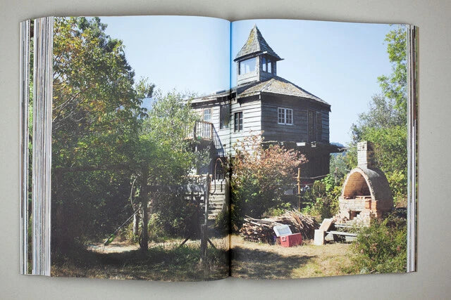 Handmade Utopia Back-to-the-Land Architecture in Northern California (signed)}