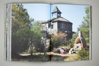Handmade Utopia Back-to-the-Land Architecture in Northern California (signed)}