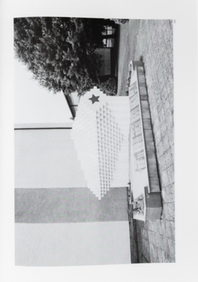 Jan Kempenaers - Memorials}