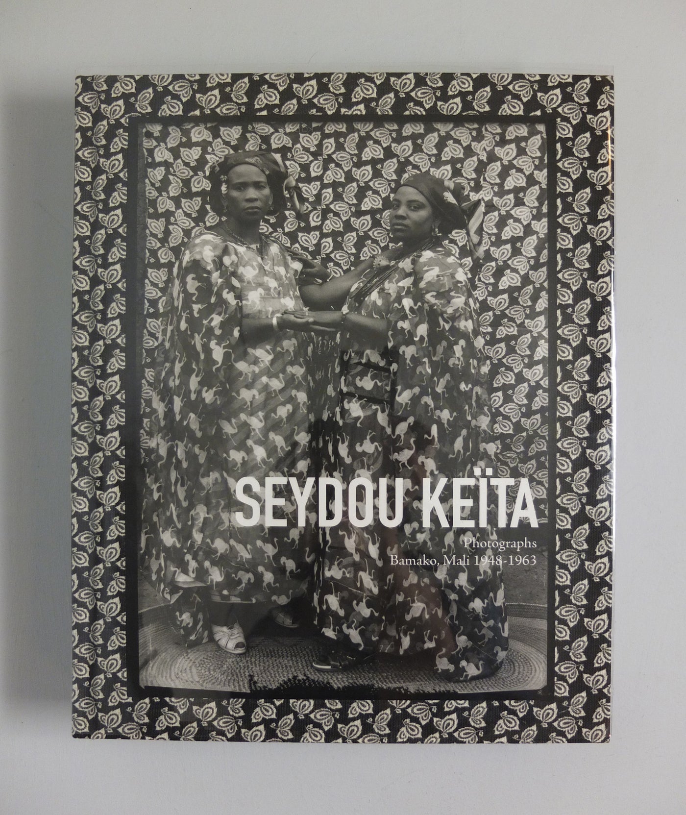 Photographs Bamako Mali 1948-1963 by Seydou Keita}